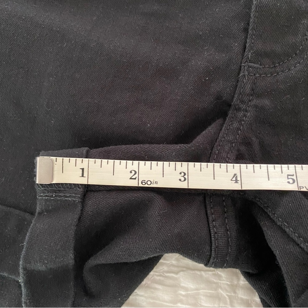 Women’s High-Rise Midi Jean Black Shorts - Universal Thread Size 4 - Picture 11 of 12